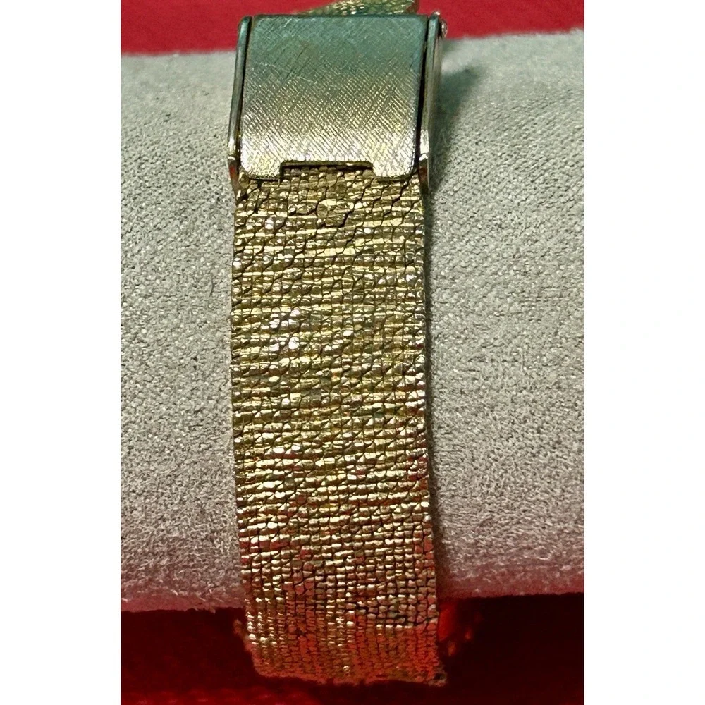 Vintage 1960 Lady Sheffield Women's Watch 17-Jewel Mechanical Hand Wind Gold Ton